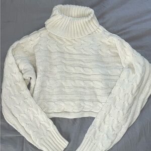 SHEIN CROPPED TURTLE NECK